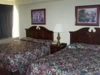 Hospitality Inn & Suites Milwaukee Room photo